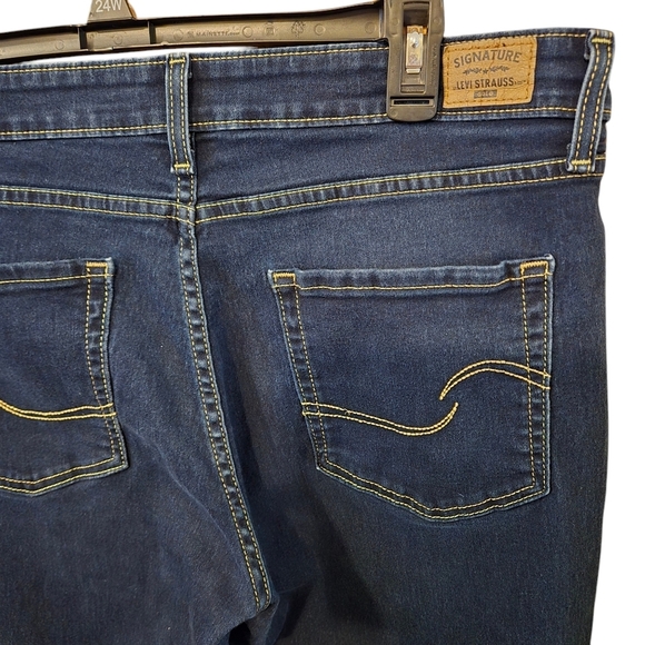 Levi's Signature Gold Mid-rise Skinny Blue Jeans Women size 14M (W32 L30) - Picture 7 of 16